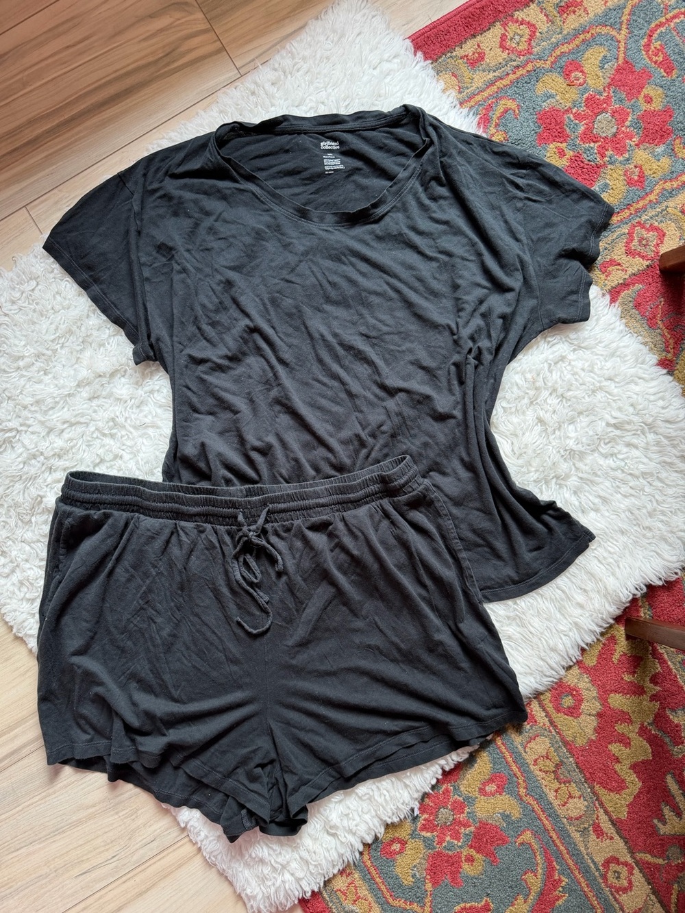 girlfriend collective Black Short-Sleeve Lounge Top & Shorts Pajamas Set XXL